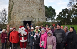 Les Goyeurs font halte au moulin de l'Arzelier